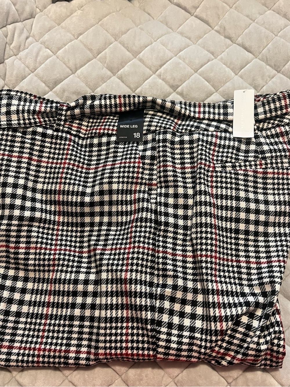 Wide-Leg Houndstooth Dress Pants | New York & Company | Size 18 Average | - Picture 3 of 5